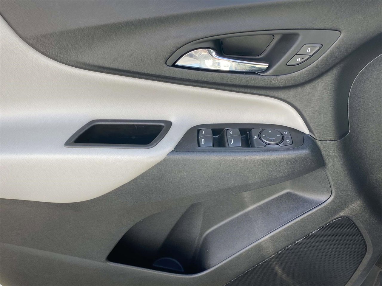 Used 2022 Chevrolet Equinox LS w/ LS Convenience Package image 15