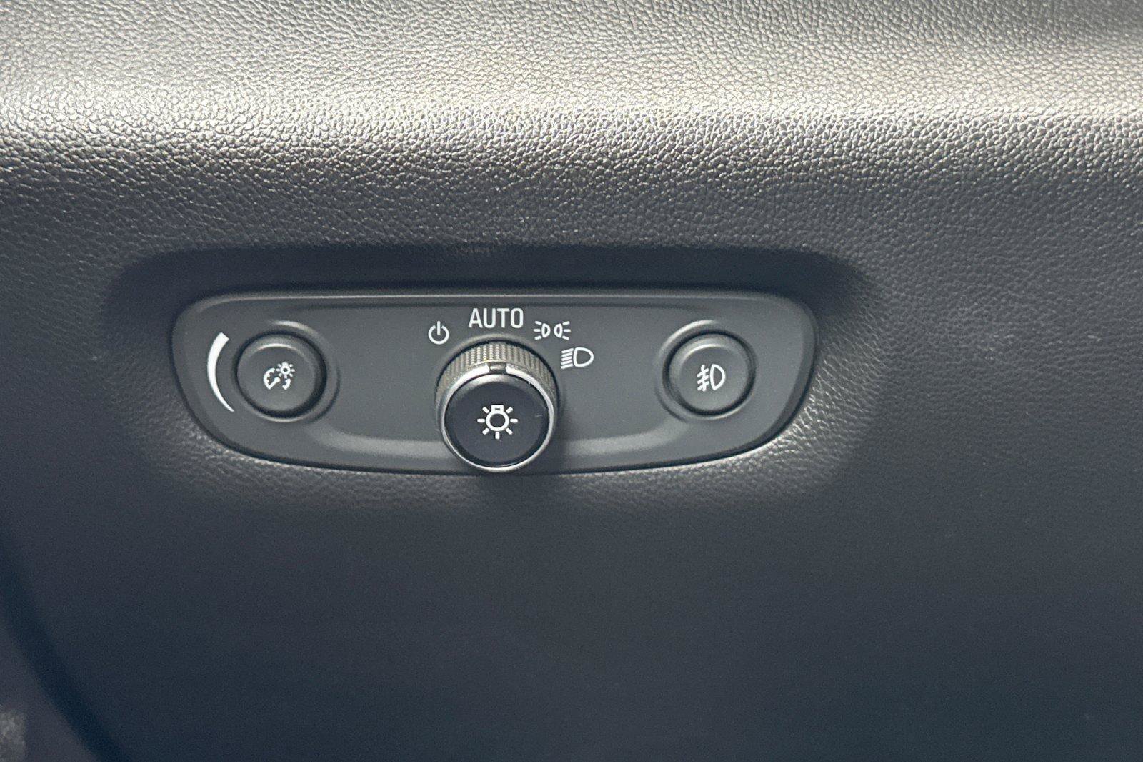 Used 2019 Chevrolet Traverse LT FWD image 31