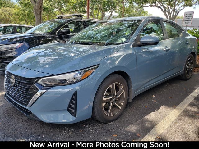 Used 2025 Nissan Sentra SV FWD image 2
