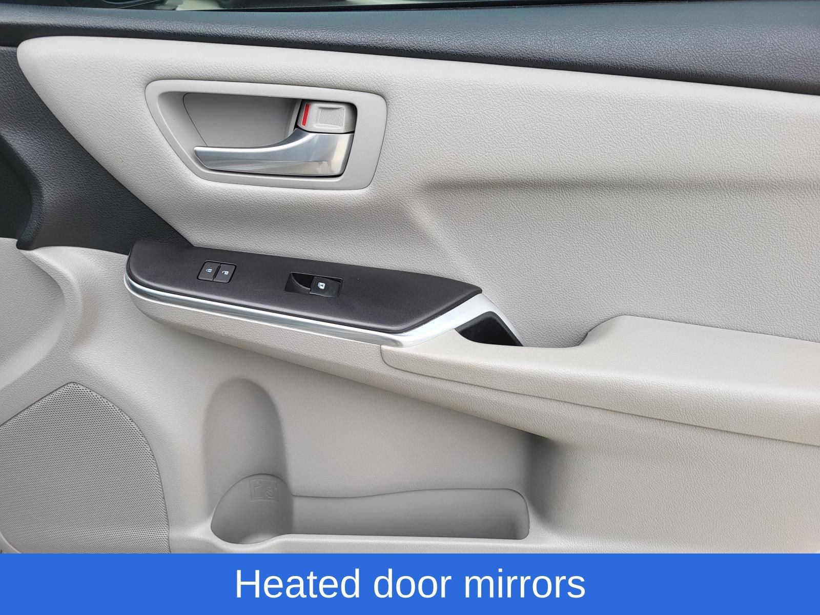 Used 2017 Toyota Camry LE image 8