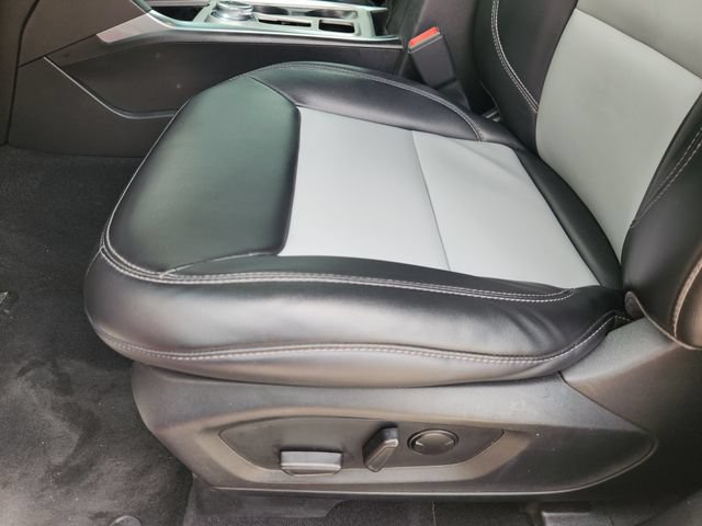 Certified 2022 Ford Explorer XLT w/ Equipment Group 202A RWD image 23