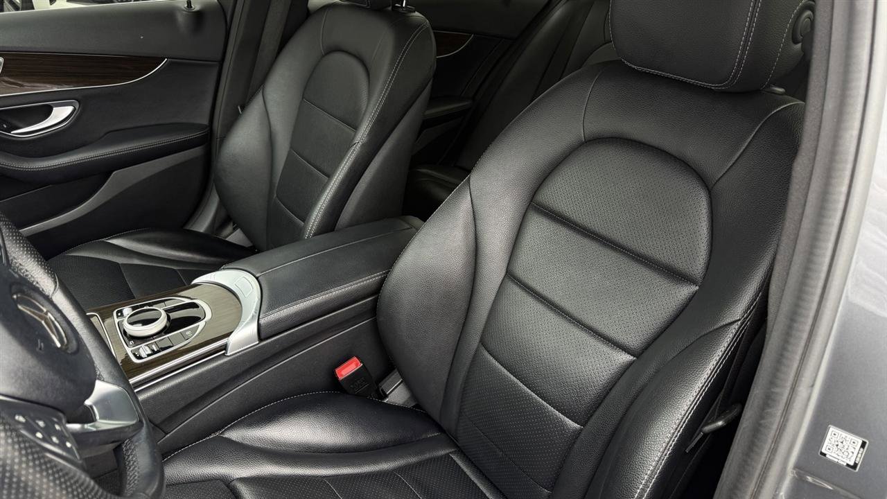 Used 2018 Mercedes-Benz C 300 Sedan image 25