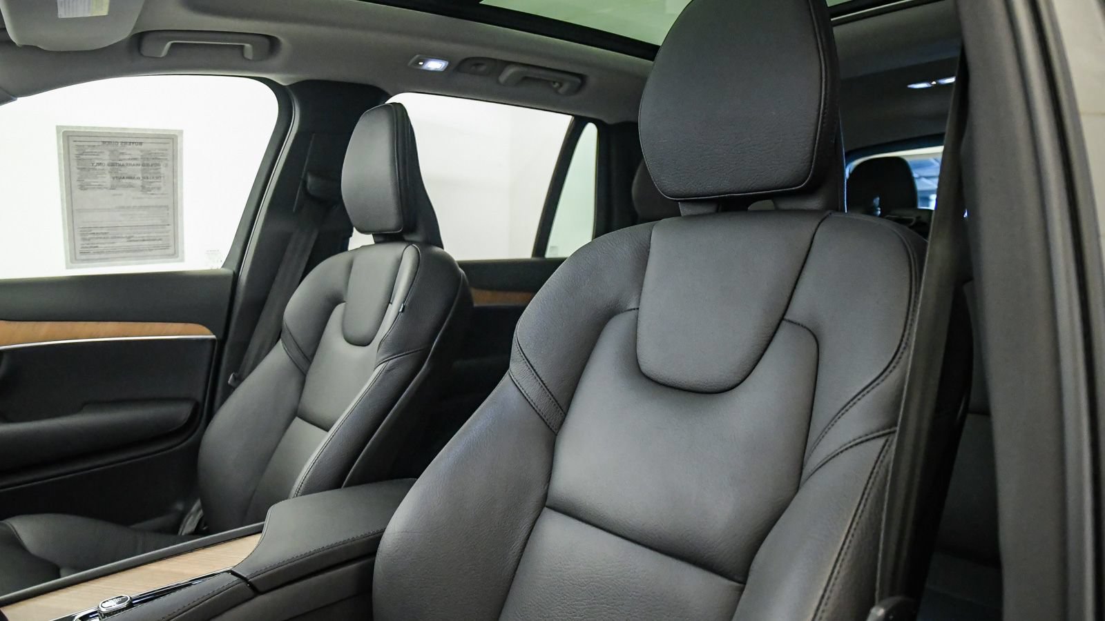Certified 2024 Volvo XC90 B6 Plus w/ Protection Package Premier AWD/4WD image 20