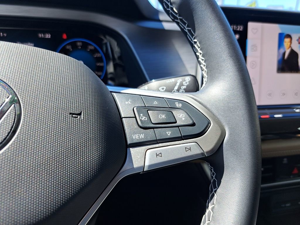 Used 2026 Volkswagen Atlas Cross Sport SE image 13