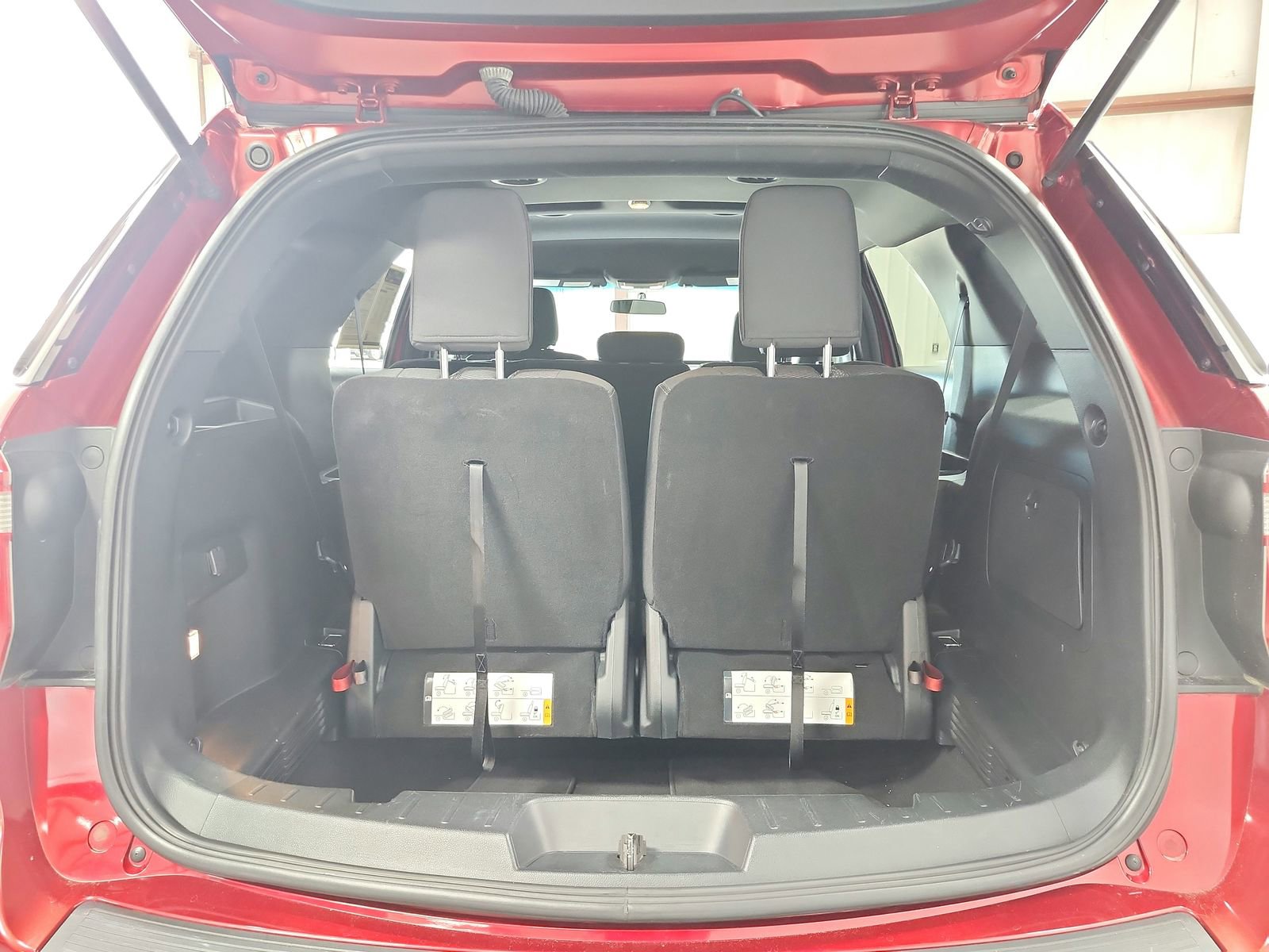 Used 2018 Ford Explorer XLT image 41