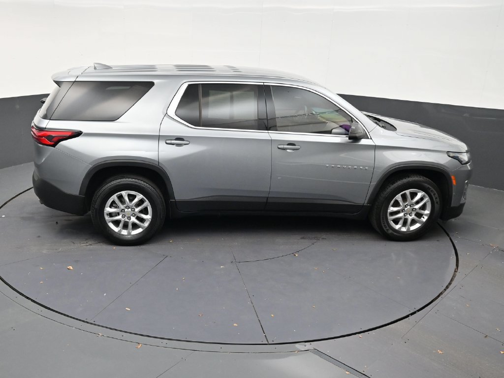 Used 2023 Chevrolet Traverse LS FWD image 17