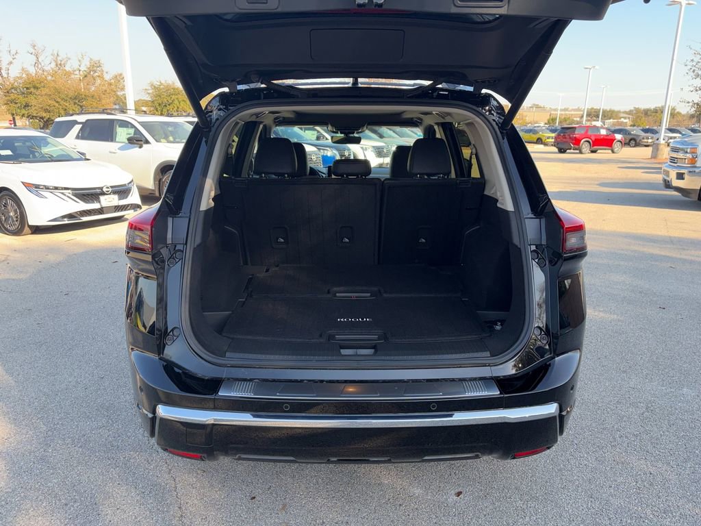 Used 2025 Nissan Rogue Platinum w/ Platinum Premium Package image 28