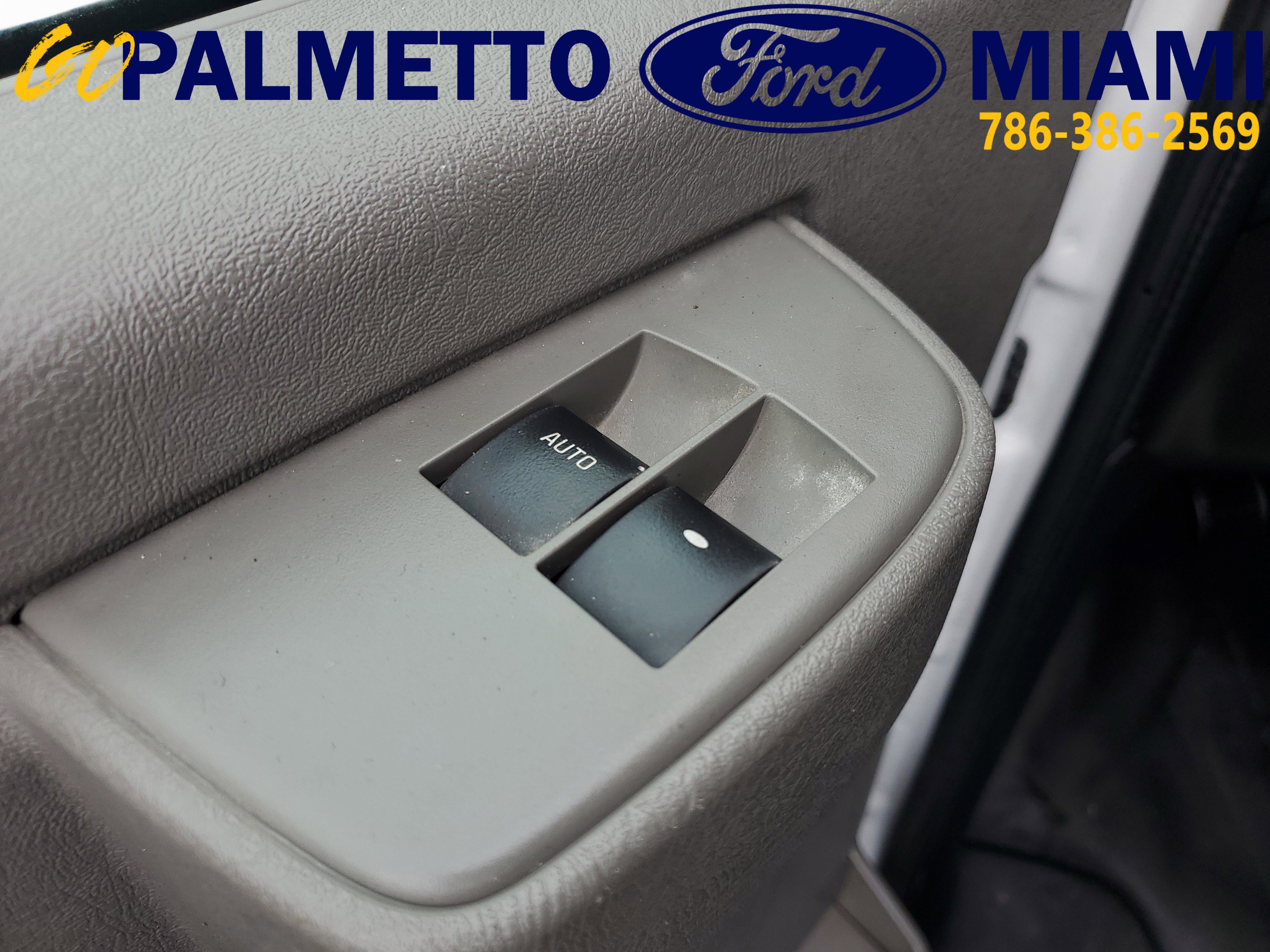 Used 2018 Chevrolet Express 2500 image 17