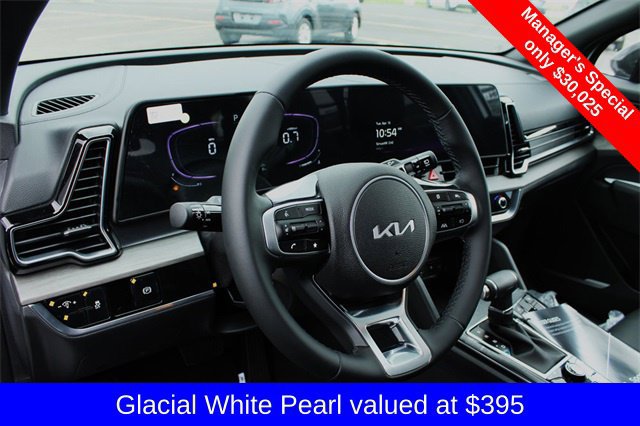 Used 2025 Kia Sportage X-Line AWD/4WD image 2