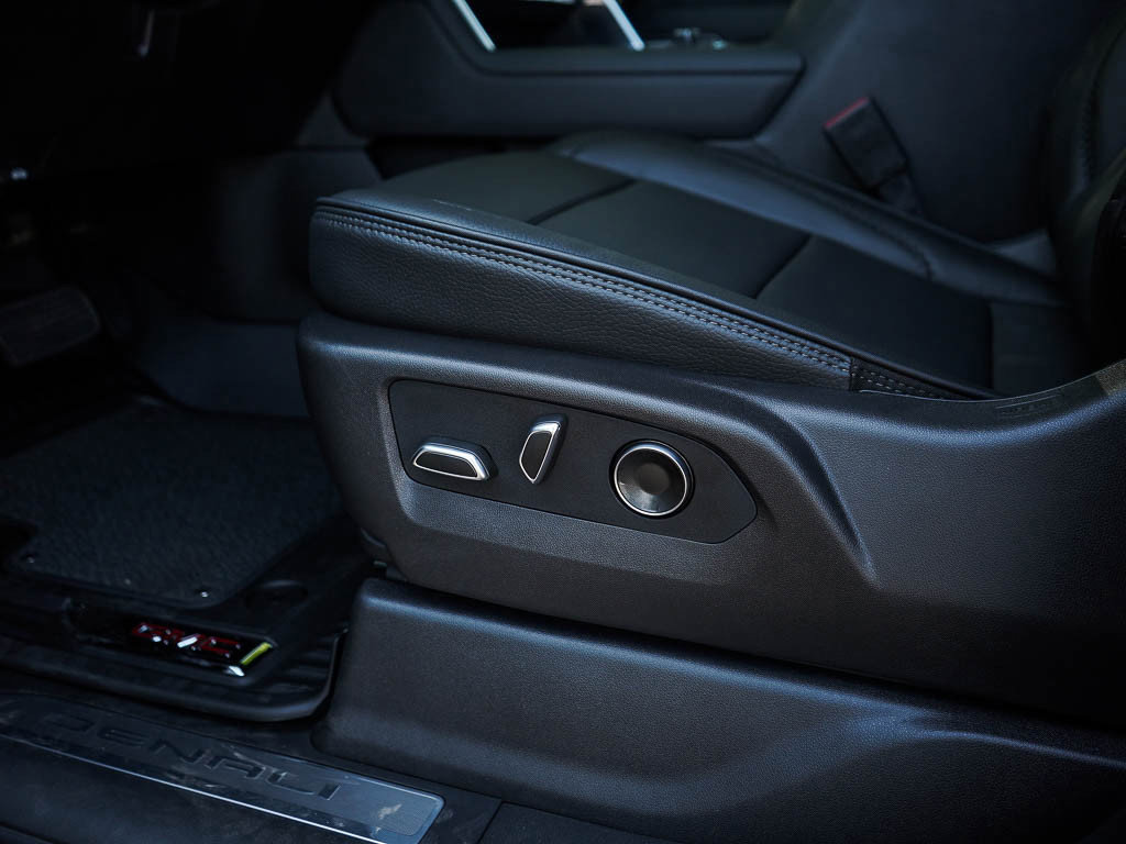 New 2026 GMC Sierra 3500 Denali w/ Denali Reserve Package image 18