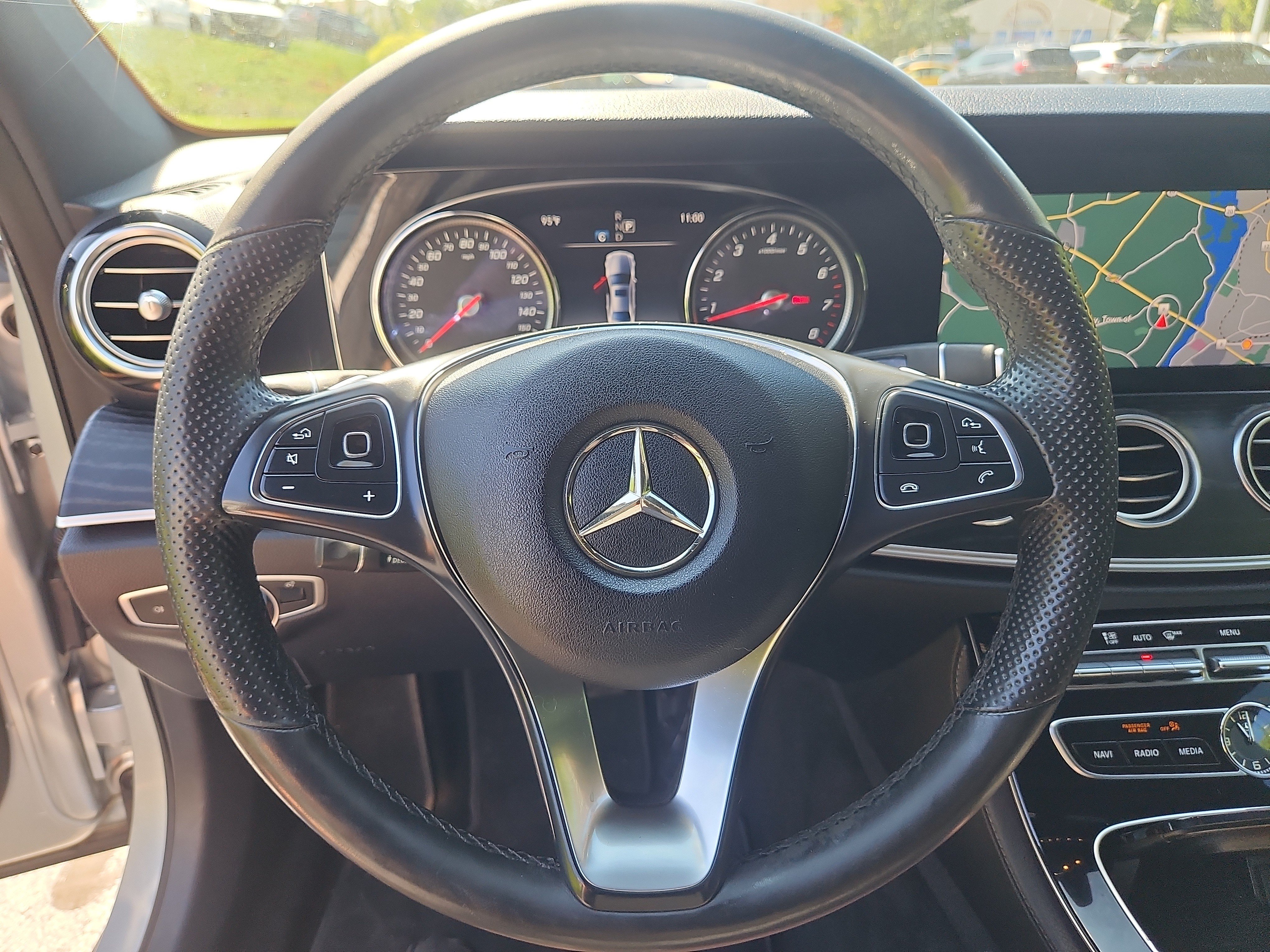 Used 2017 Mercedes-Benz E 300 4MATIC image 25