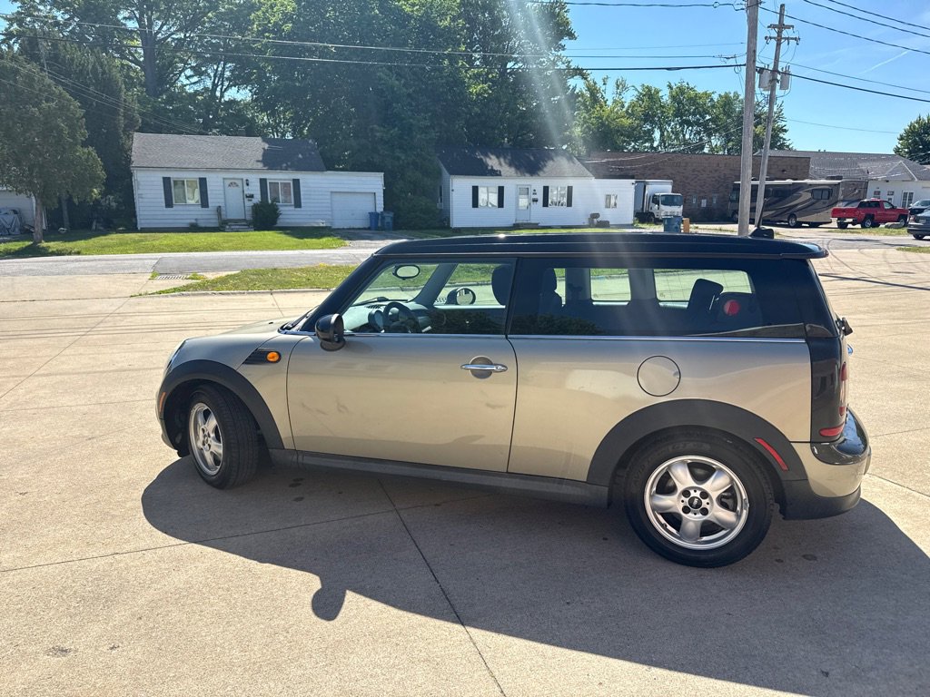 Used 2009 MINI Cooper Clubman Hardtop FWD image 5