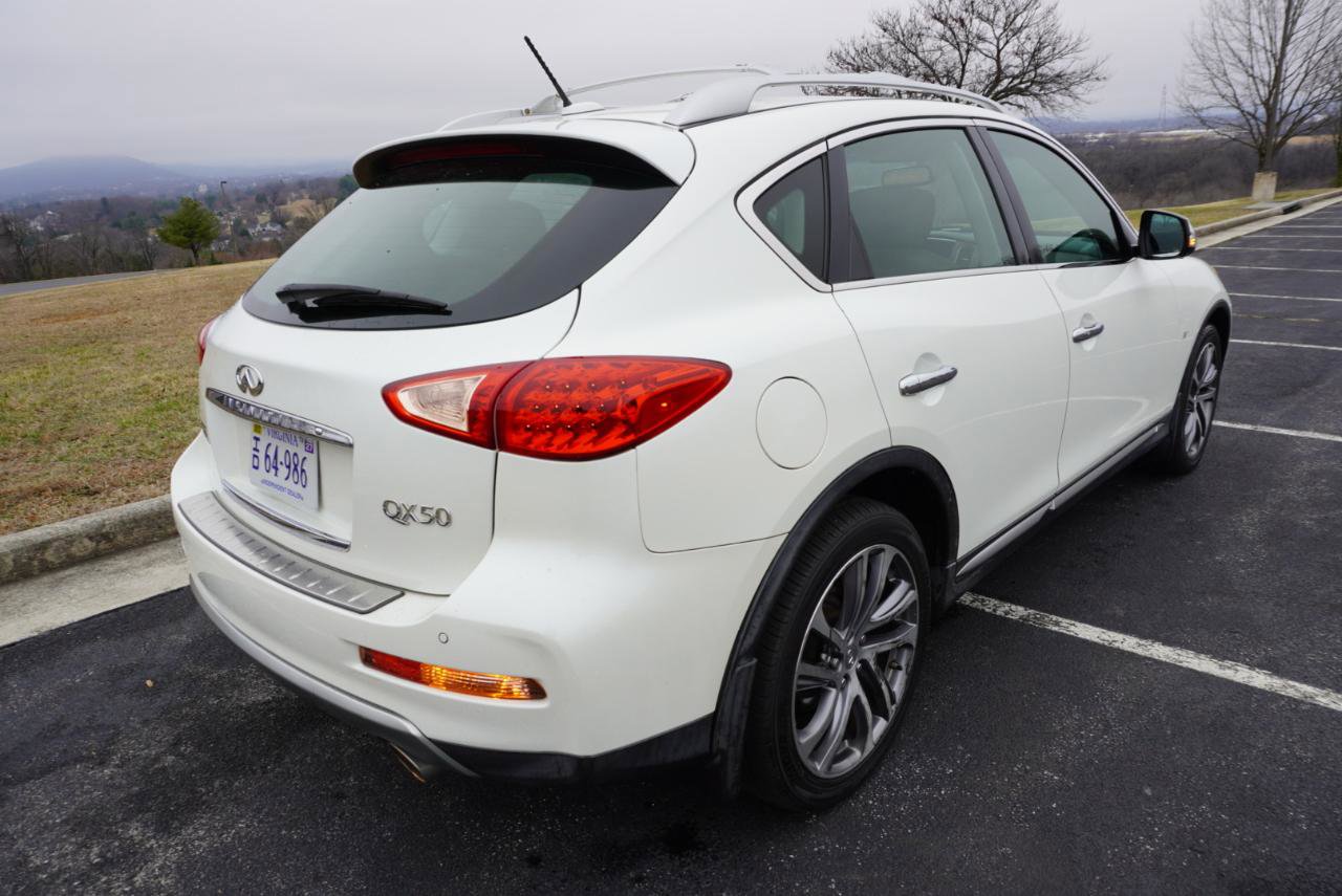 Used 2017 INFINITI QX50 AWD w/ Technology Package image 15