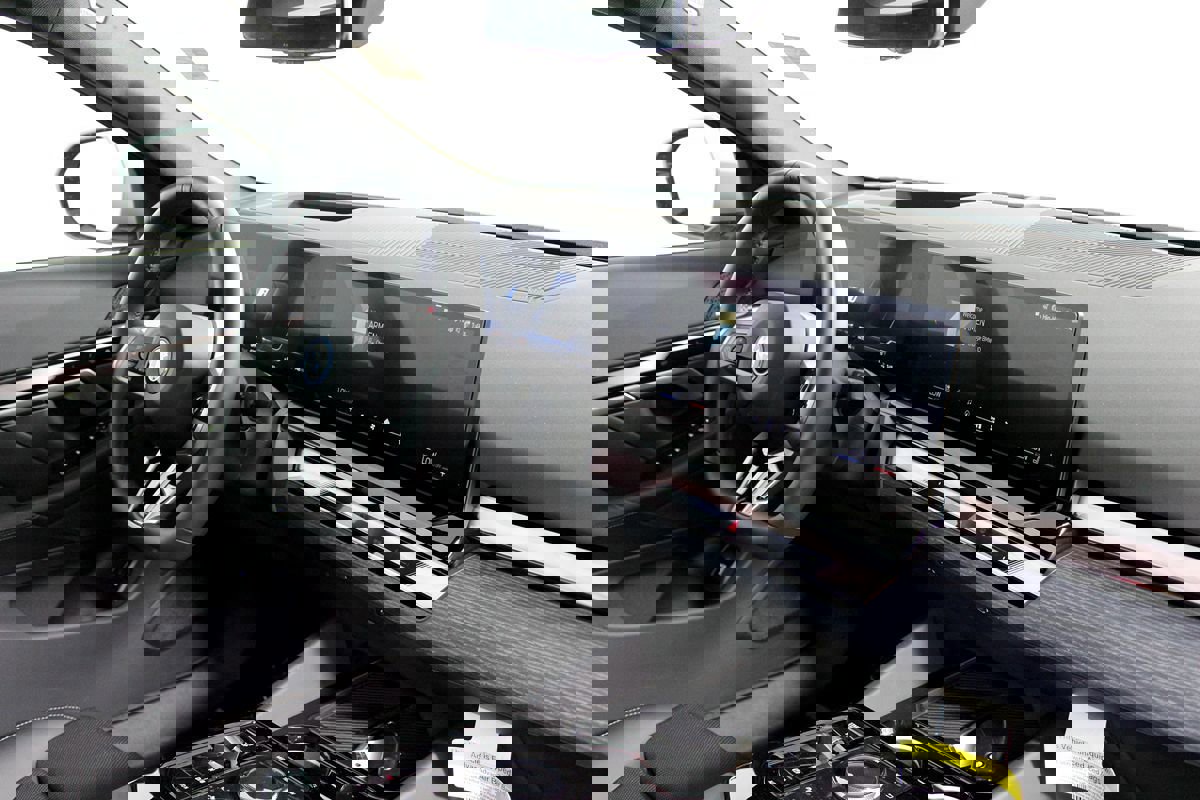 Used 2025 BMW i5 eDrive40i w/ M Sport Package image 24