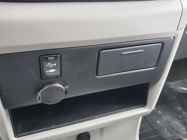 Used 2015 Toyota Sienna LE FWD image 27