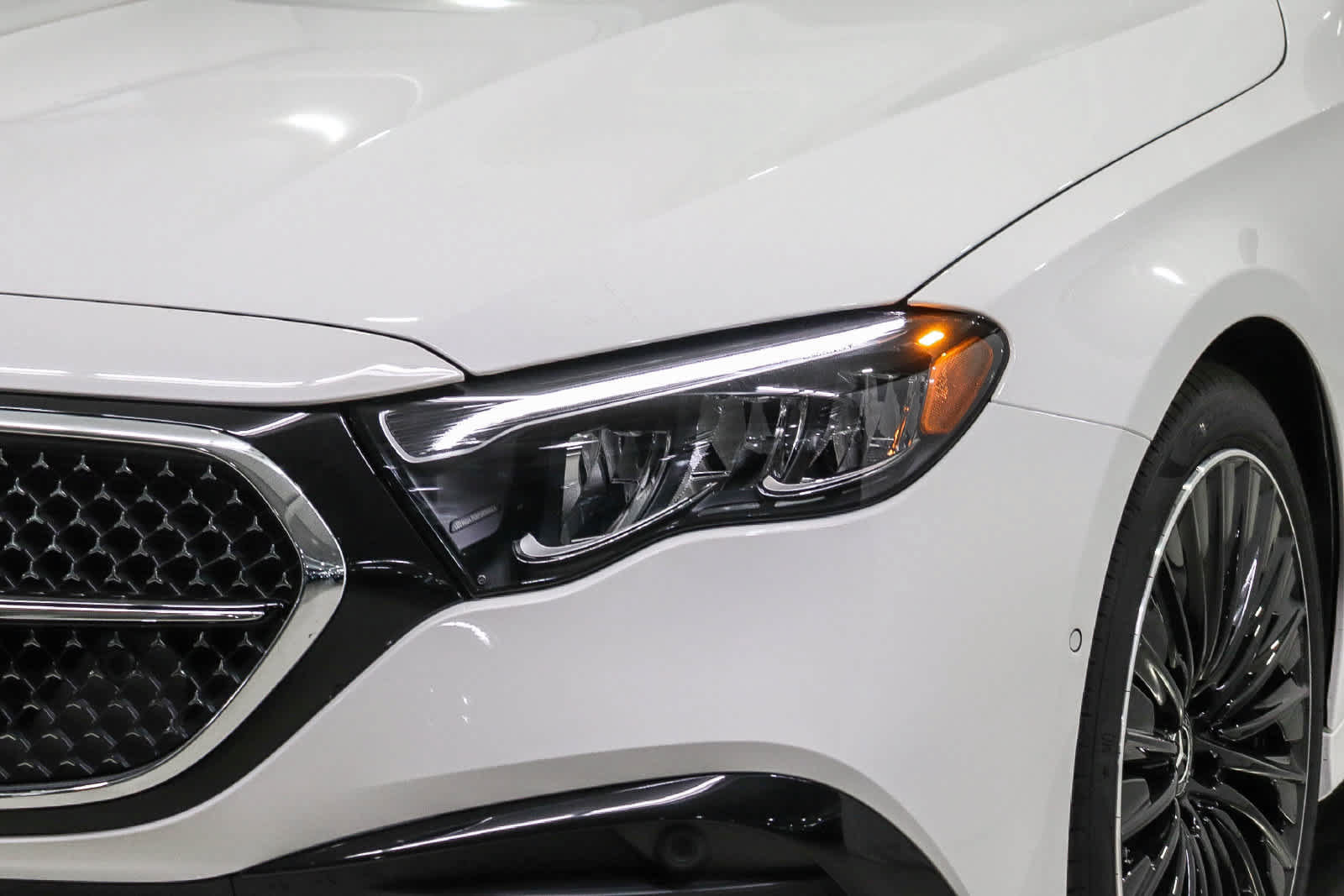 New 2027 Mercedes-Benz E 450 4MATIC Sedan image 7