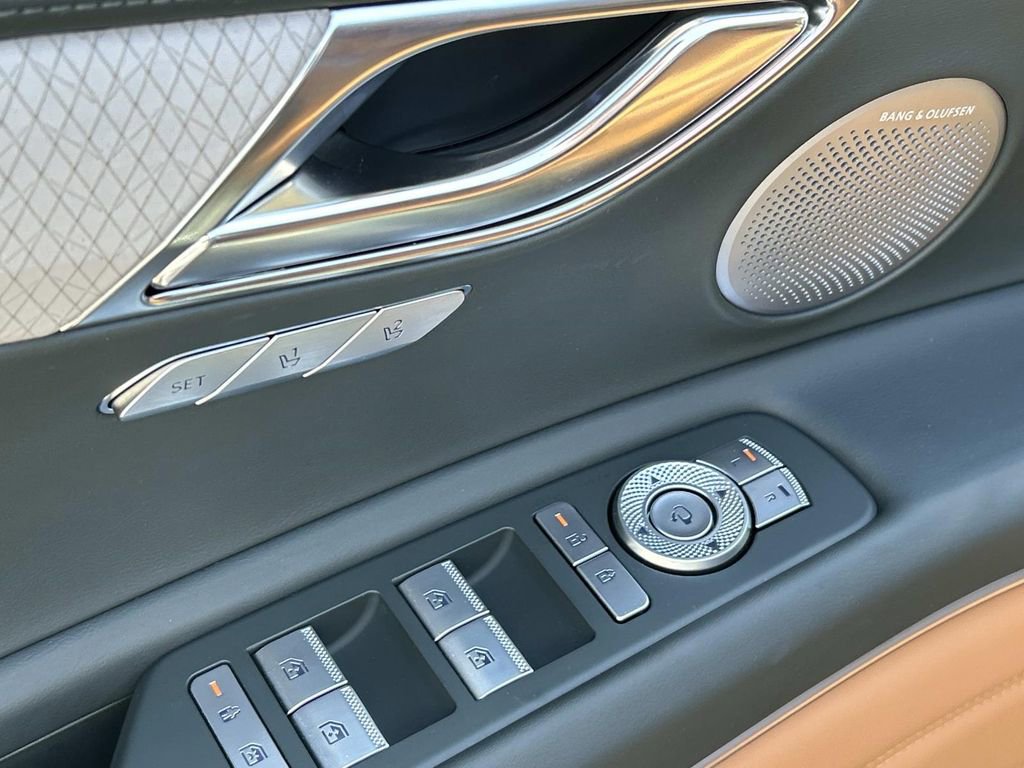 Used 2025 Genesis GV80 3.5T Advanced AWD/4WD image 19