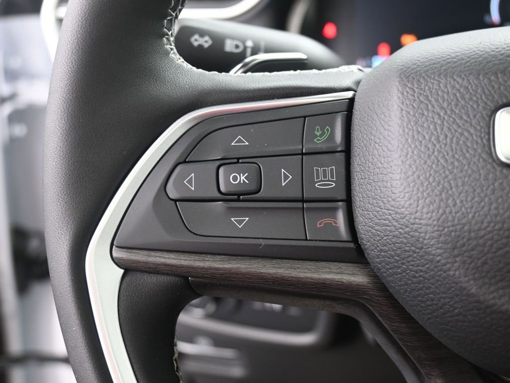 New 2025 Jeep Grand Cherokee Limited w/ Luxury Tech Group II image 22