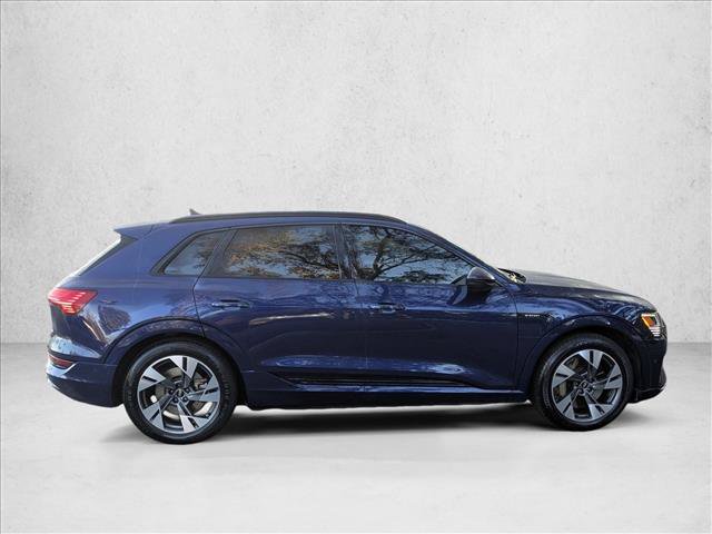 Used 2022 Audi e-tron Premium w/ Convenience Plus Package AWD/4WD image 4