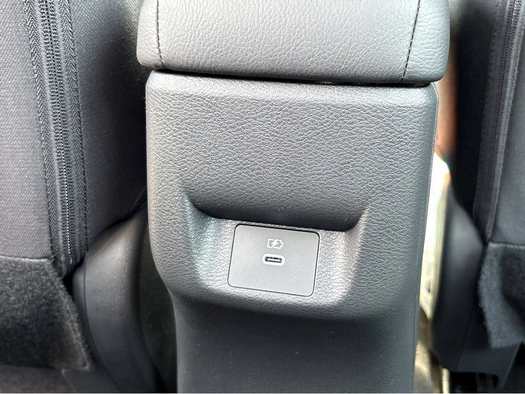 Used 2025 Nissan Versa SR w/ Trunk Package FWD image 21