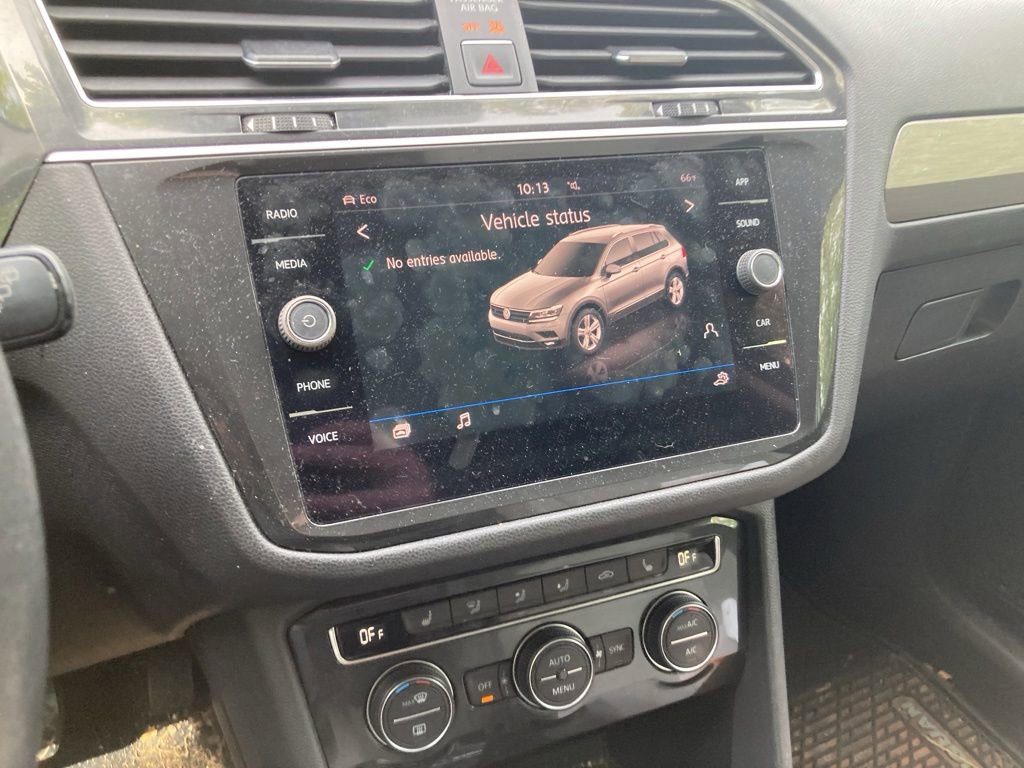 Used 2018 Volkswagen Tiguan SE AWD/4WD image 11