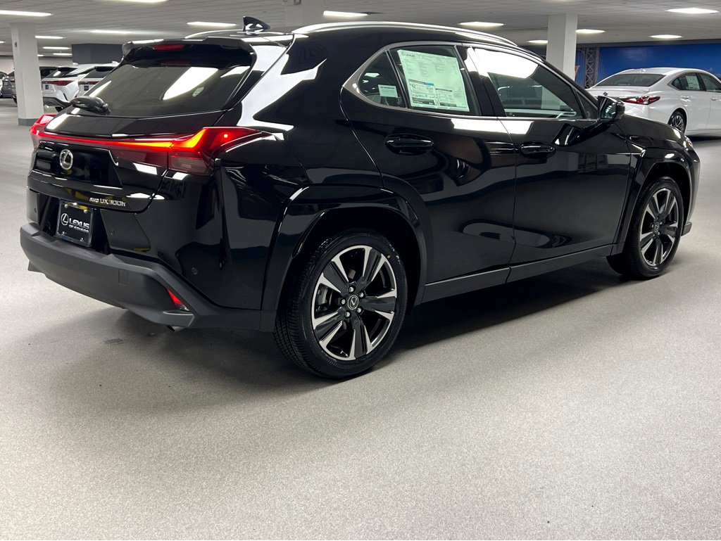 New 2025 Lexus UX 300h AWD image 7
