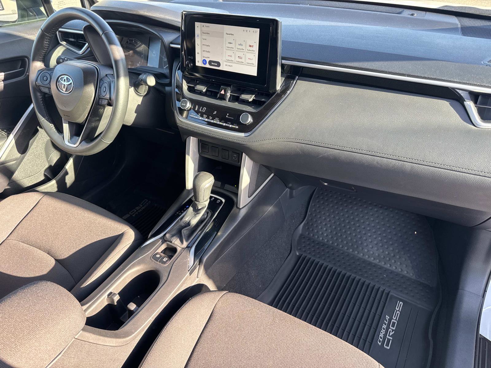 Used 2024 Toyota Corolla Cross LE image 22