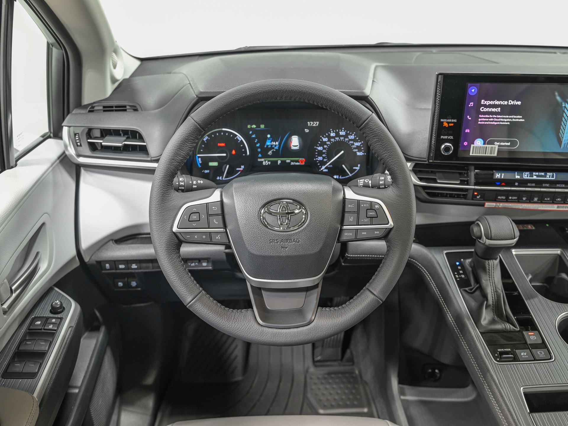 Used 2026 Toyota Sienna XLE image 17