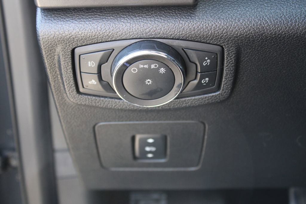 Used 2016 Ford F150 XLT w/ Equipment Group 302A Luxury AWD/4WD image 28