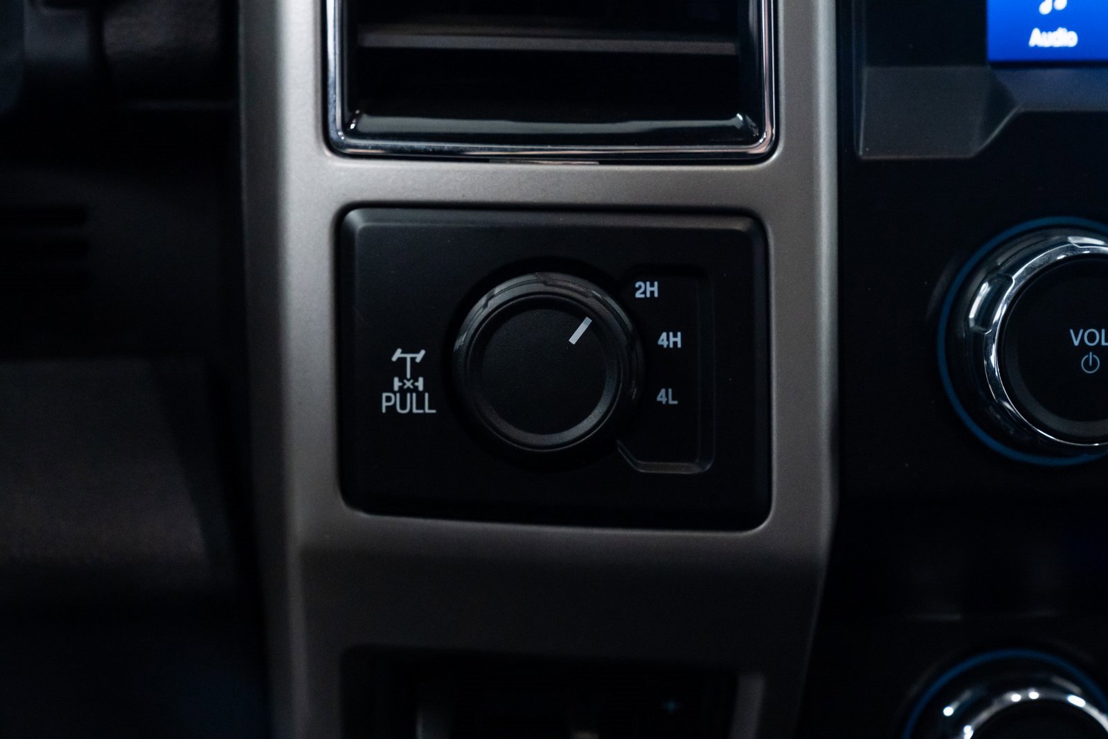 Used 2021 Ford F350 Lariat image 15