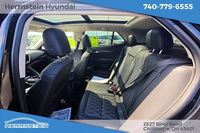 Used 2022 Buick Envision Avenir w/ Technology Package II AWD/4WD image 32