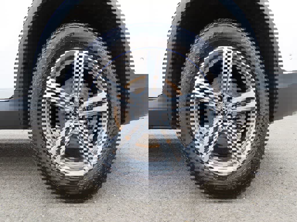 Used 2021 Mercedes-Benz GLC 300 4MATIC image 9