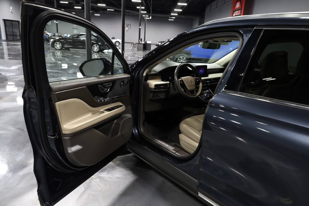 Used 2020 Lincoln Corsair Reserve w/ Equipment Group 201A FWD image 9