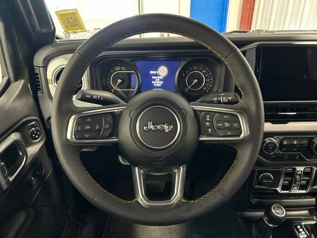 Used 2024 Jeep Wrangler Unlimited Sahara AWD/4WD image 15
