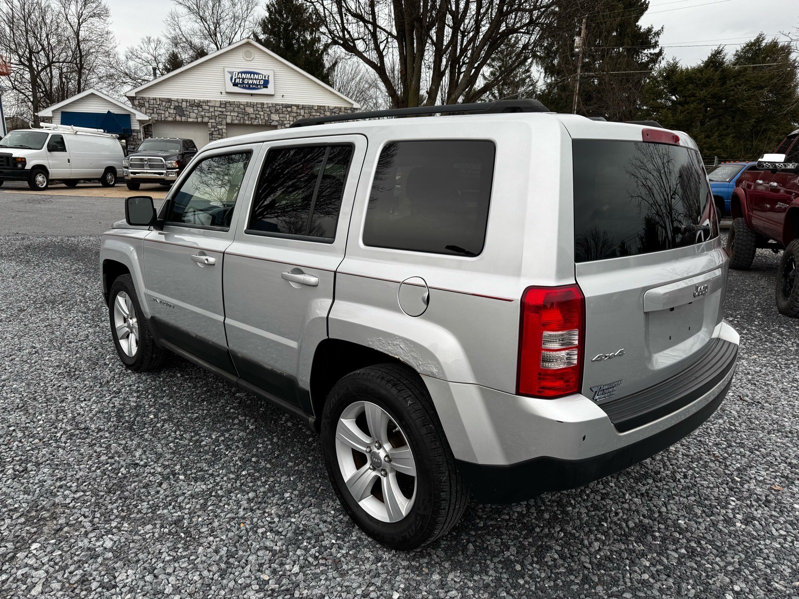 Used 2011 Jeep Patriot Latitude AWD/4WD image 6