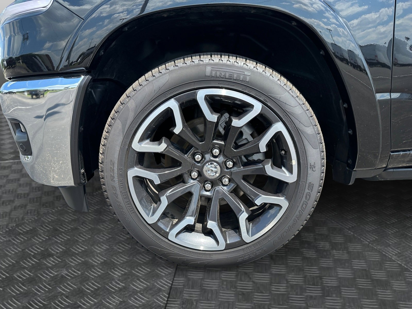 New 2025 RAM 1500 Limited image 14