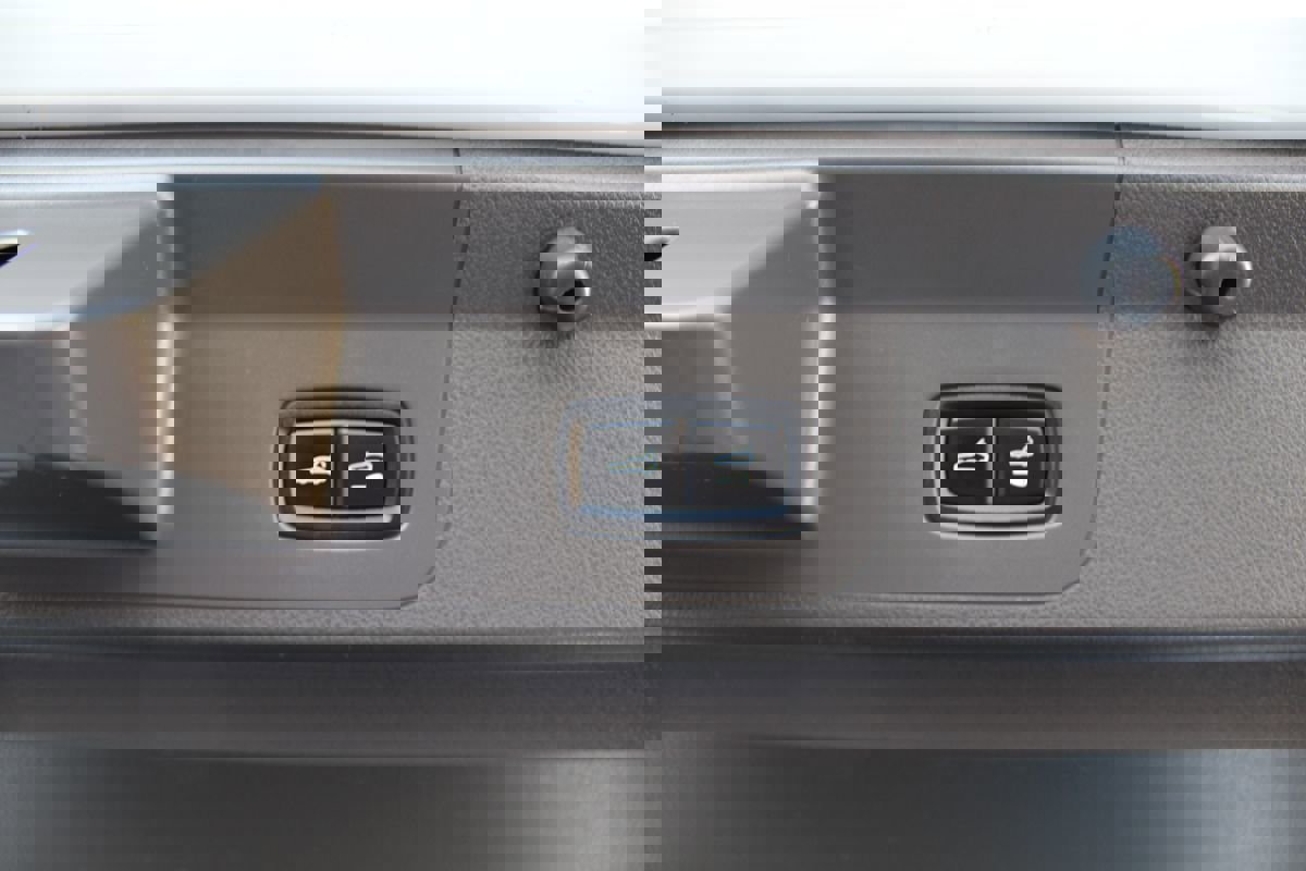 Used 2018 Porsche Panamera 4 image 21