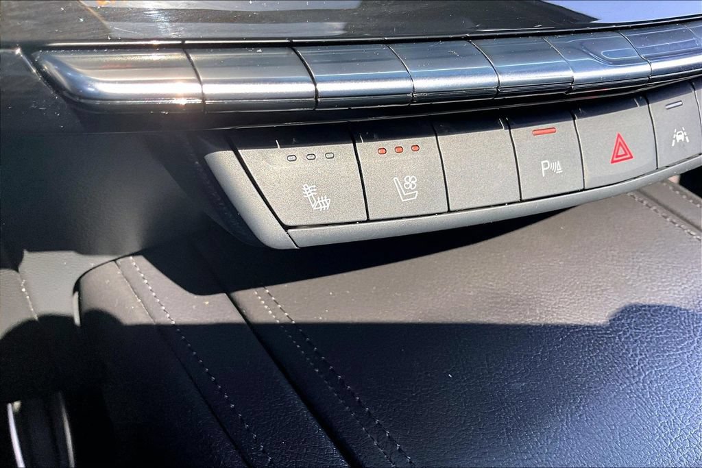 Used 2024 Cadillac XT4 Sport FWD image 24