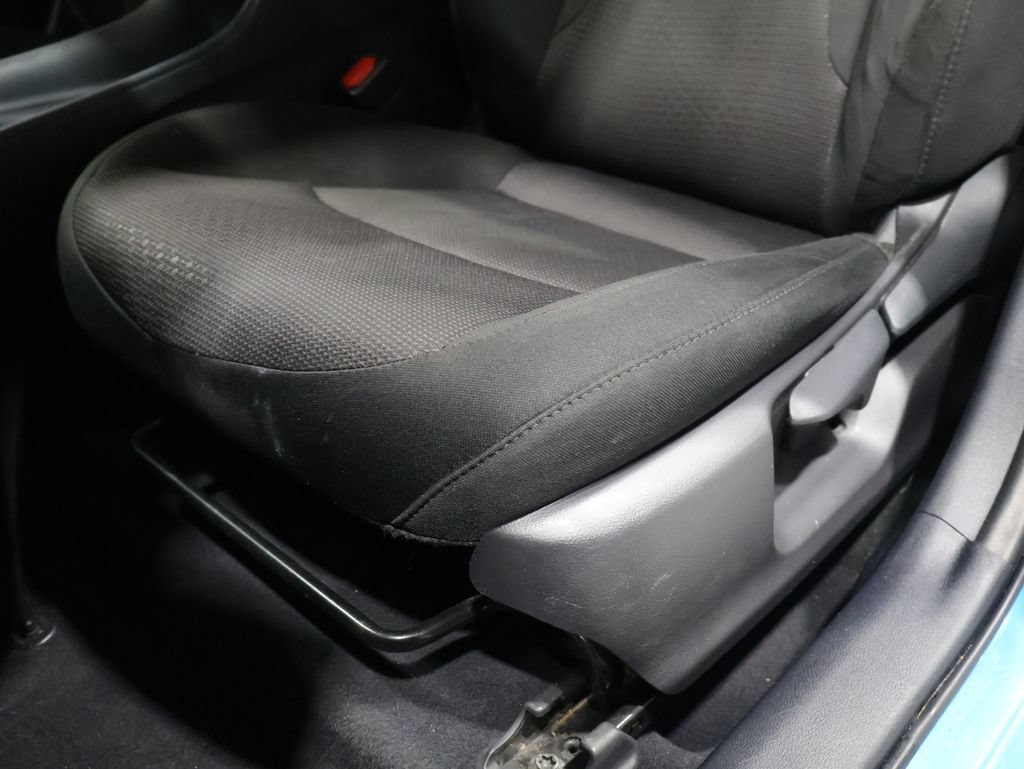 Used 2022 Toyota Prius LE AWD/4WD image 10