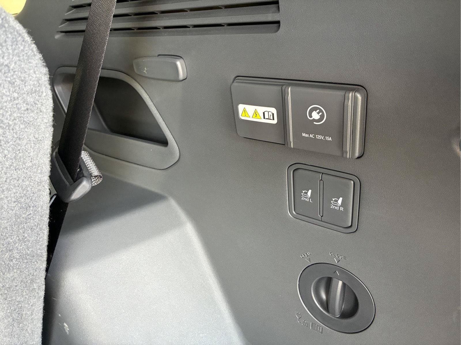 Used 2024 Kia EV9 Wind AWD/4WD image 15