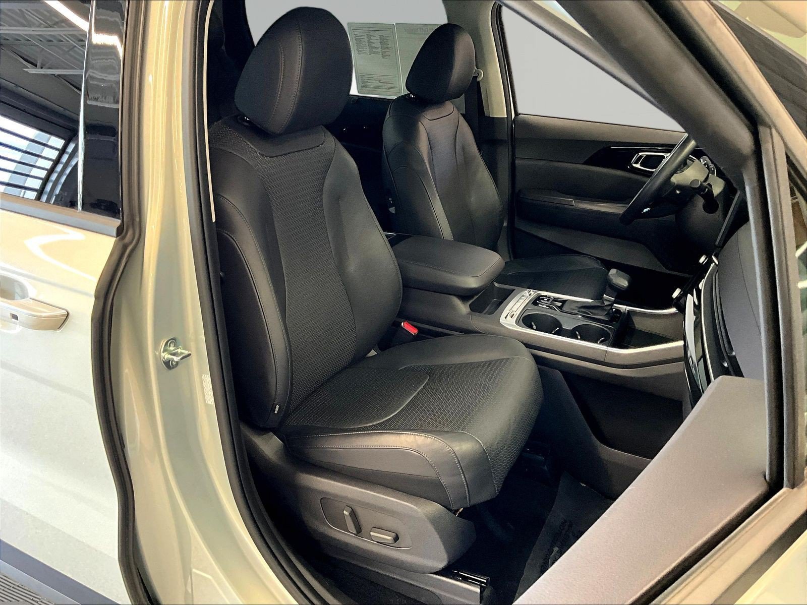 Used 2025 Kia Carnival SX Prestige FWD image 30