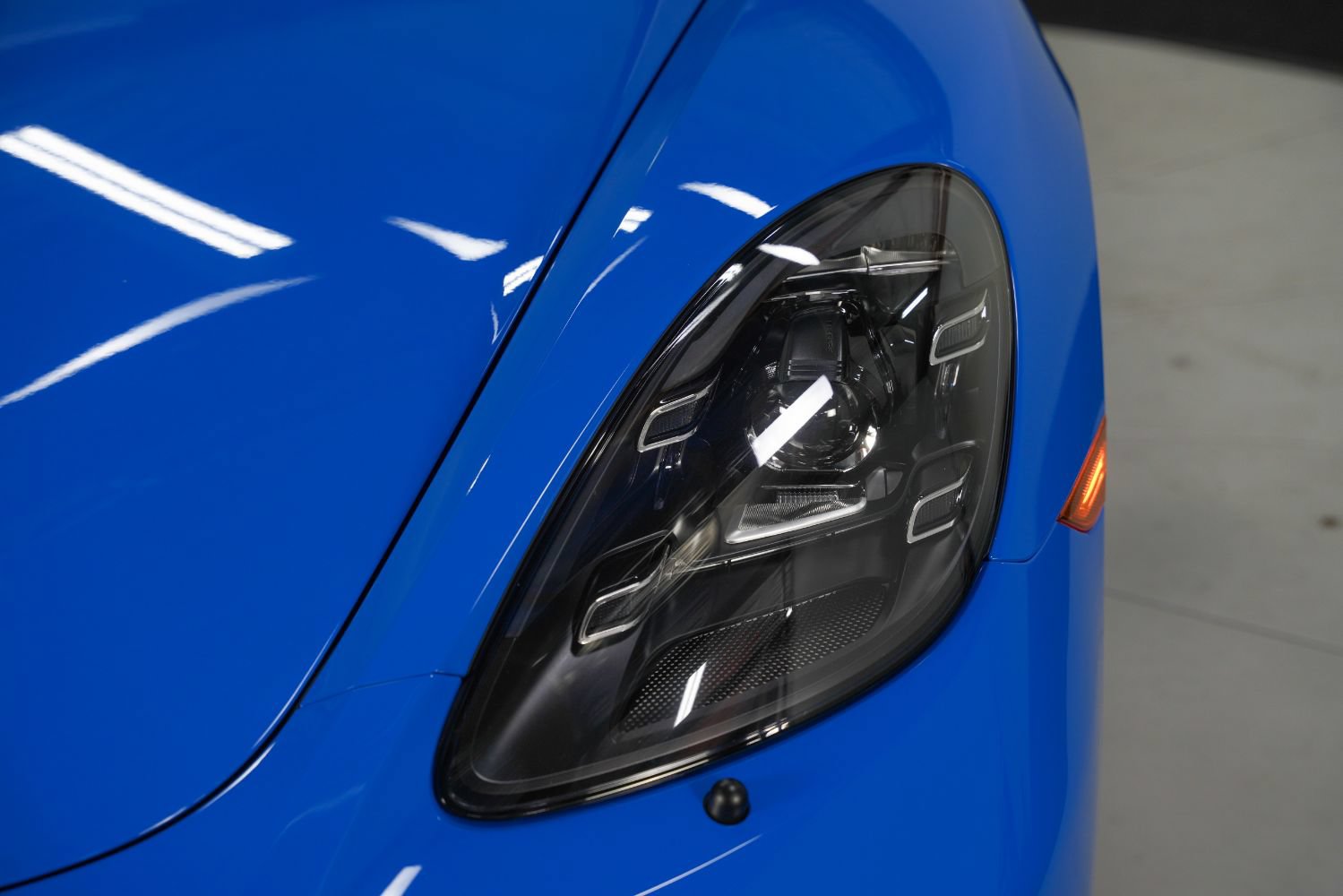 Used 2022 Porsche 718 Boxster RWD image 14