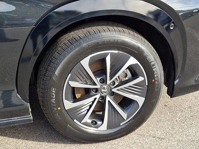 Used 2024 Lexus RZ 450e Premium w/ Technology Package image 11