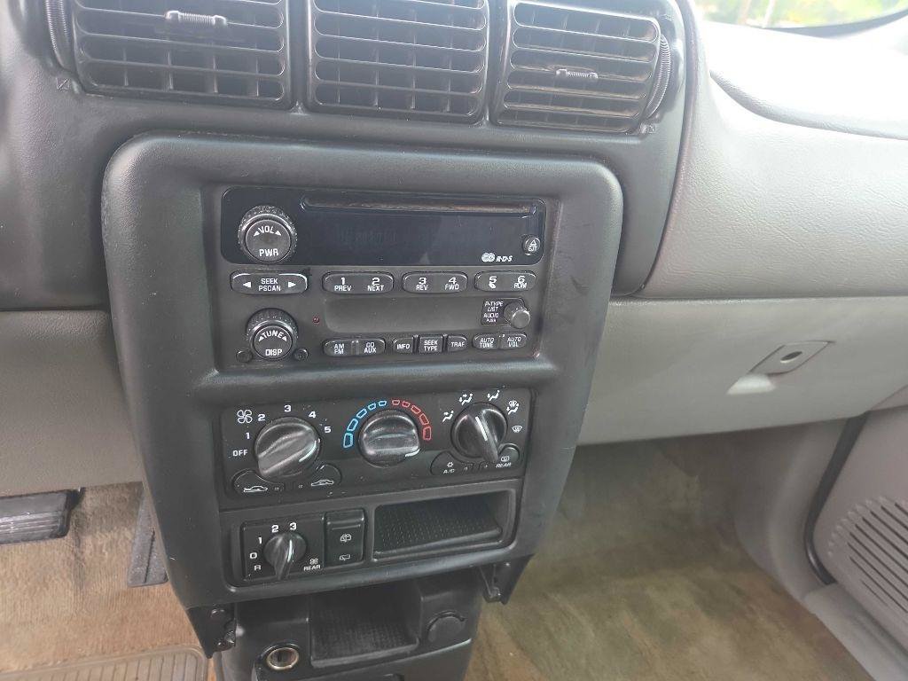 Used 2001 Chevrolet Venture LS FWD image 11