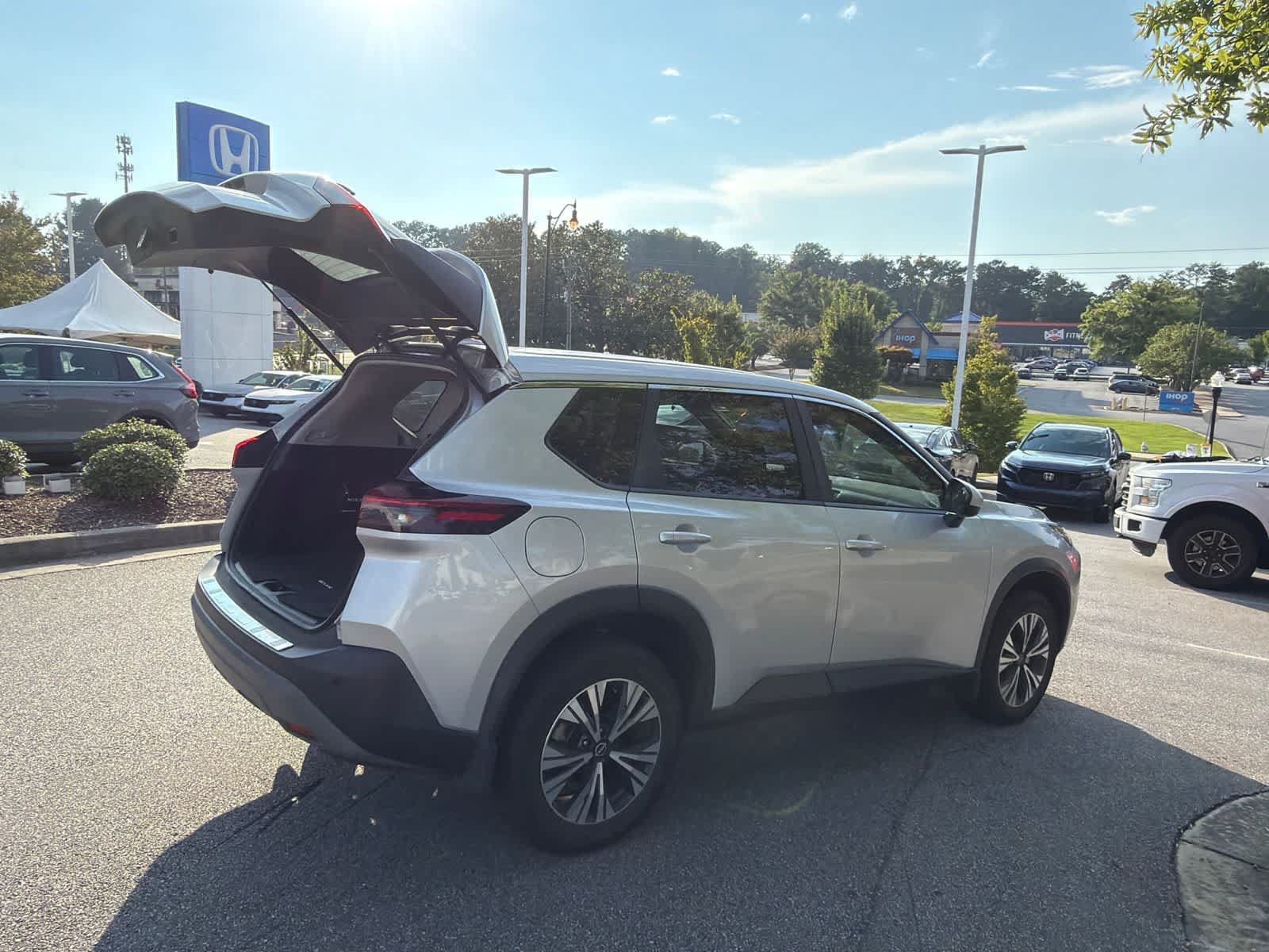 Used 2023 Nissan Rogue SV FWD image 12