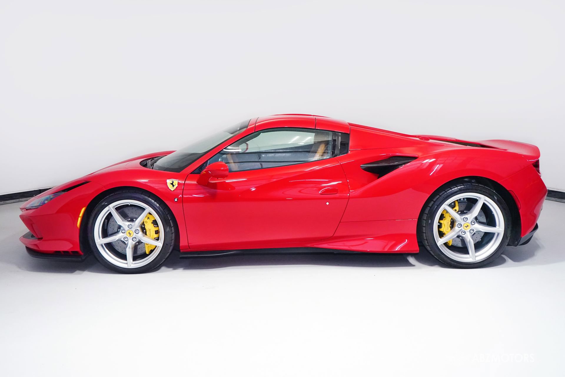 Used 2022 Ferrari F8 Tributo RWD image 5