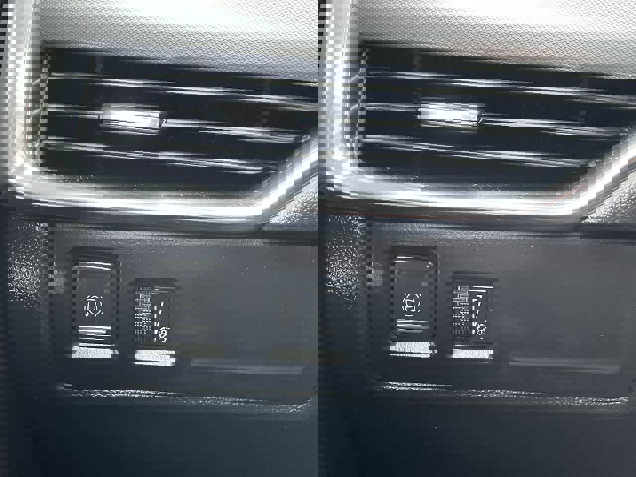 Certified 2023 Cadillac XT4 Premium Luxury w/ Cold Weather Package image 30