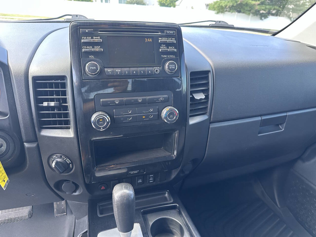Used 2014 Nissan Titan SV w/ SV Value Truck Package AWD/4WD image 19