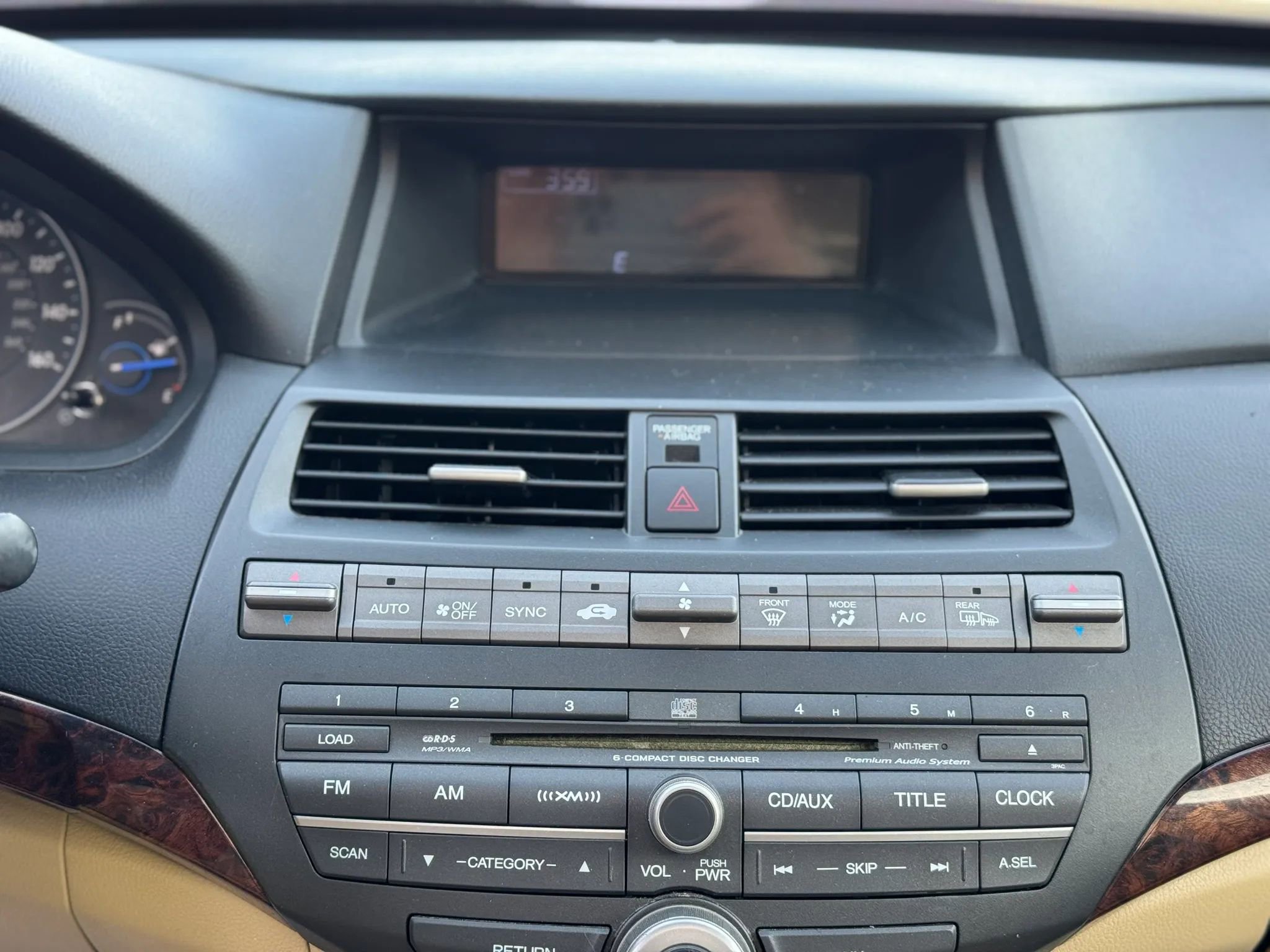 Used 2010 Honda Crosstour EX-L image 21