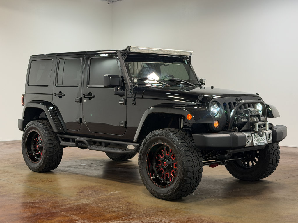 Used 2015 Jeep Wrangler Unlimited Sahara w/ Connectivity Group AWD/4WD image 22